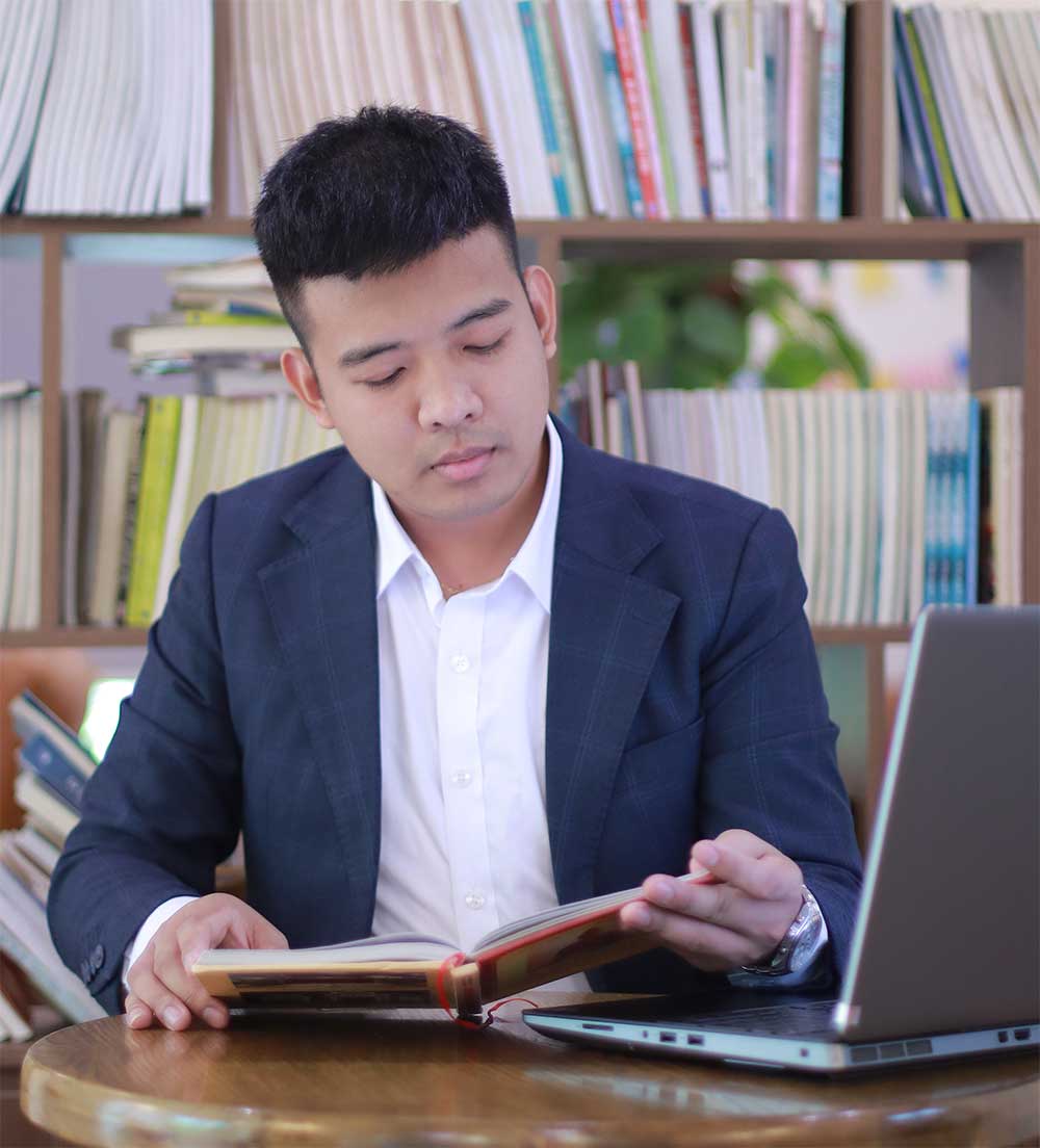 Anh Cù Chí Hùng - Người sáng lập Hùng Gia Edu