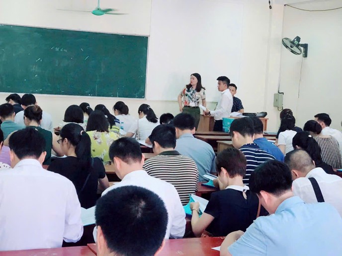 Anh Hùng luôn quan sát, khích lệ và đồng hành với từng học viên.