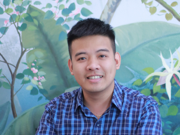 Tại Sao Nên Chọn Hùng Gia Edu Thay Vì Tự Học APTIS? Sự Khác Biệt Nằm Ở Kết Quả